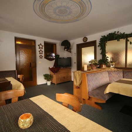 Готель Garni Iosc Сан-Віджиліо-ді-Мареббе Екстер'єр фото